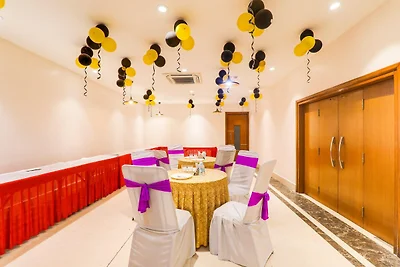 Soggiorni spaziosi premium Viraj Khand...
