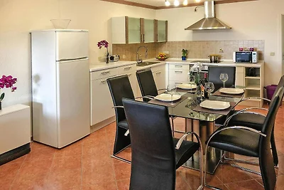 Schönes Ferienhaus mit Terrasse