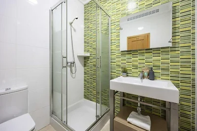 Wohnung in Lagos mit Pools und Fitnessstudio