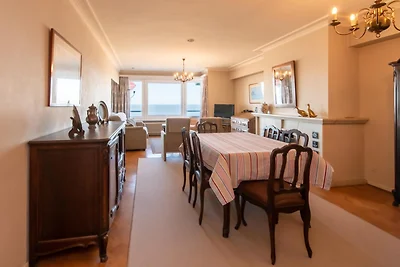 Klassische Wohnung am Strand