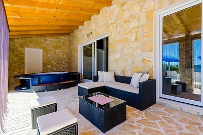 Villa Mateo - Three Bedroom Apartment with Te...