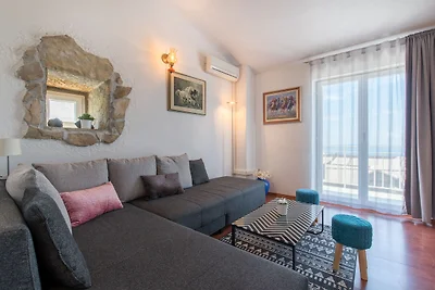 Sontuosa casa vacanze a Podstrana