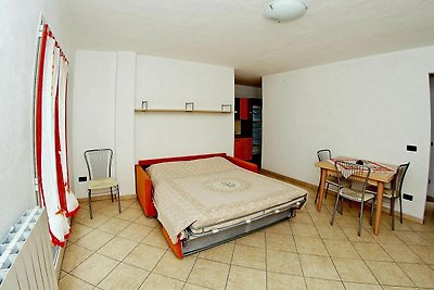 Wohnung in Castellaro mit Außensitzplatz und ...