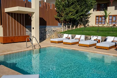 Villa in Panormo mit Pool und Strandnähe