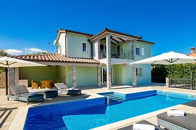 Villa in Labin mit Schwimmbecken