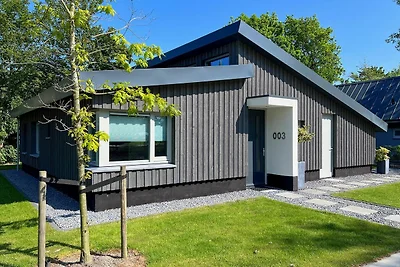 Moderne Villa mit Terrasse und Garten in...
