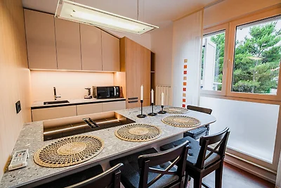 Elegant and Scenic Peaceful Apartments Portor...
