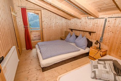 Gemütliche Hütte mit finnischer Sauna und tra...
