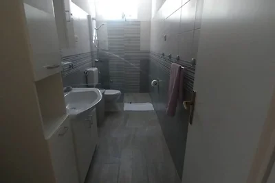 Four Bedroom Holiday Home With Terrace & Sea...