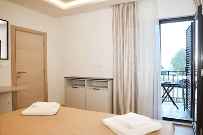 Deluxe One Bedroom Apartment with Balcony