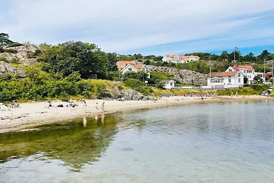 4 Personen Ferienhaus in Rönnäng-By Traum