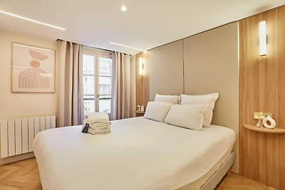 Neue Wohnung im Herzen von Paris für 4...