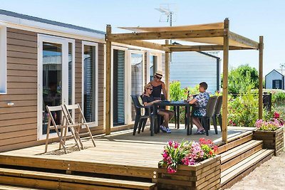 Mobile home mit Terrasse in der Domaine Les M...