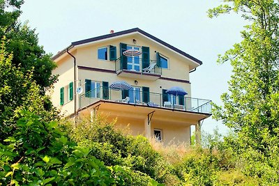 Atemberaubendes Cottage mit Balkon in Sesta...