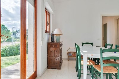 Ruhiges Ferienhaus mit Kamin in Villaggio...