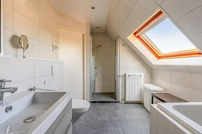 Charmante Villa in der Nähe von Meer und Wald