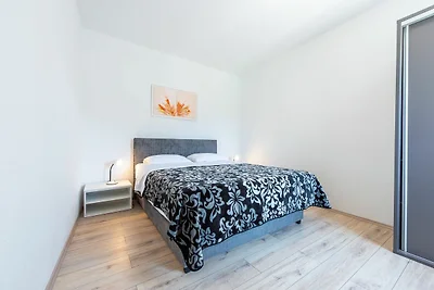 Apartments Lucija - One Bedroom Apartment wit...