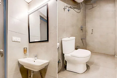 Super Townhouse Prayagraj