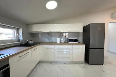 Studio Apartment with Balcony (6)