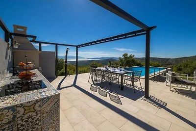 Villa in Bribir mit Schwimmbecken