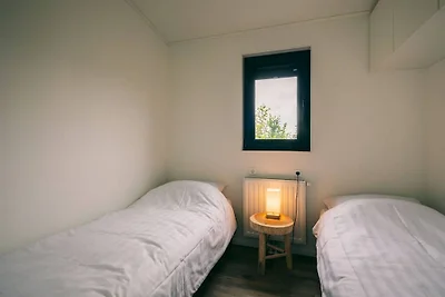 Nachhaltig gebauter Bungalow zwischen 2...