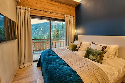 Chalet in Les Gets mit Außenwhirlpool