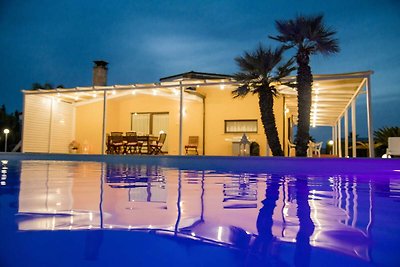 Villa mit privatem Pool und Klimaanlage