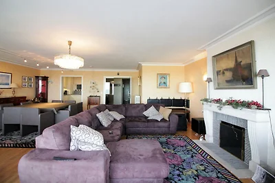 Geräumige Wohnung mit frontalem Meerblick