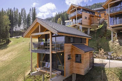 Schönes Chalet mit Balkonen