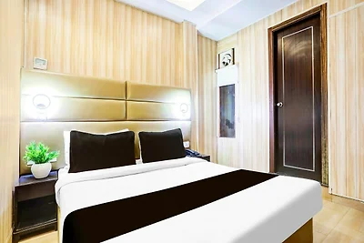 Super Hotel O Vivekanand Marg
