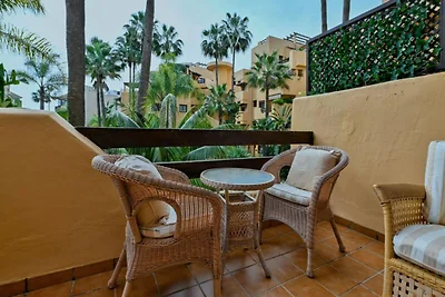 Wohnung in Estepona mit Zugang zum Strand