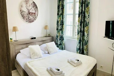 Le Grand Cloutiers, Stadscentrum, LR135