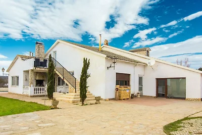 Villa in Villamuriel mit Pool und Grill