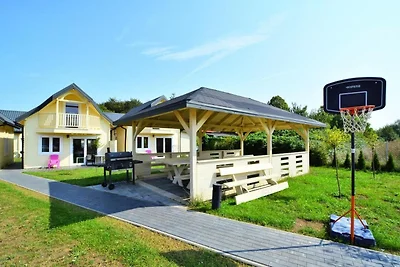 Einstöckiges Ferienhaus, Pool, Sauna,...