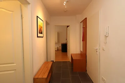 Zentrales Apartment in Messenähe