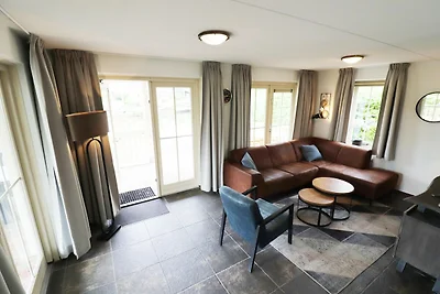 Bungalow in Zuytland Buiten mit...
