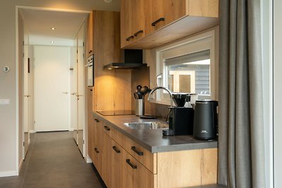 Luxe vakantiewoning omringd door water en bos