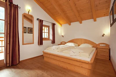 Chalet in Königsleiten mit Pool & Skibus