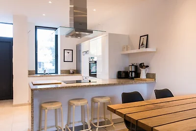 Spacious Central Apartment with Terrace