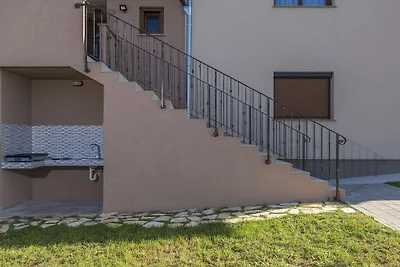 Ferienhaus in Buje mit Schwimmbecken