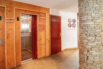 Neat studio in a modern chalet at 250 m.
