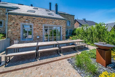 Geräumiges Ferienhaus in Bourseigne-Neuve