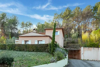 Schönes Ferienhaus mit Schwimmbad