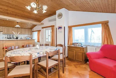 Scenic Seafront Brsec Apartment - Three Bedro...