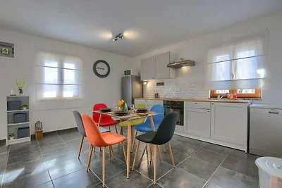 Ferienhaus in Loborika mit privatem Pool