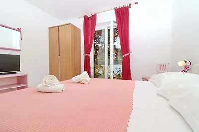 Apartment mit 1 Zimmer und Terrasse
