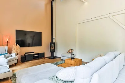 Villa im Grünen mit Whirlpool