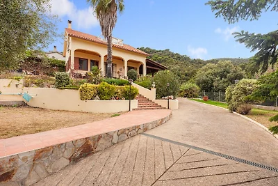 Moderne Villa in Tordera mit privatem Pool