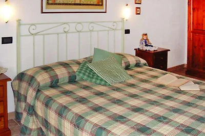 Wohnung in Volterra mit Garten