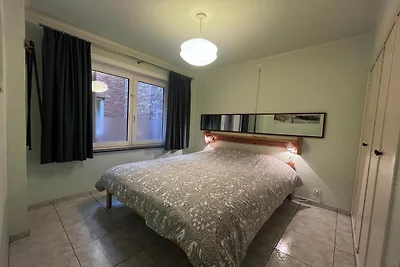 Helle Wohnung mit seitlichem Meerblick